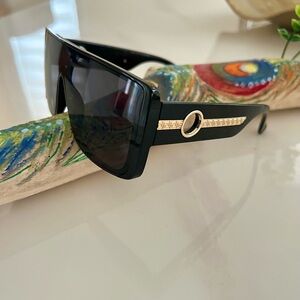 🆕Chic minimal fashion forward sunglasses